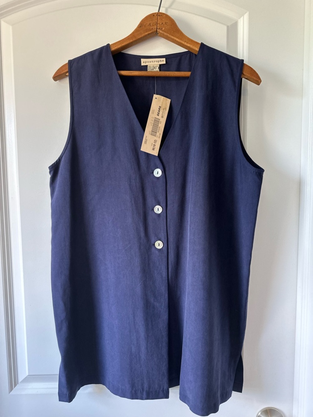 Vintage 90s/Y2K Apostrophe Navy Sleeveless V-Neck Top 100% Silk New With Tags!